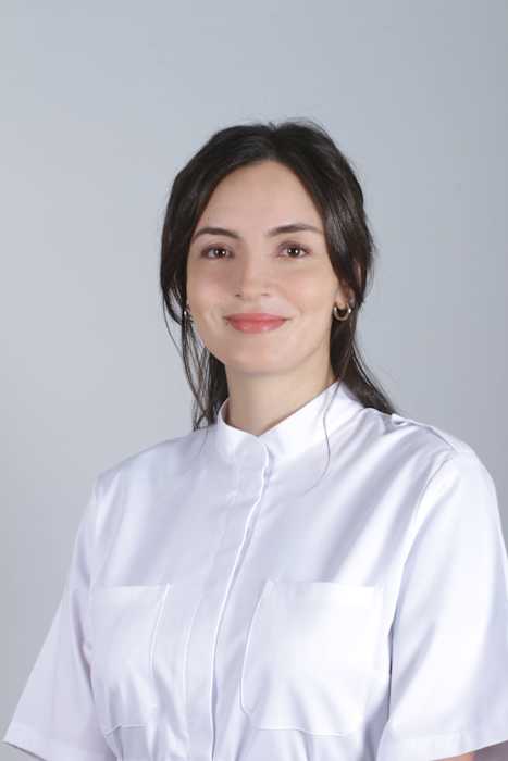 Dr Inès Drira, Ophtalmologue à Évry