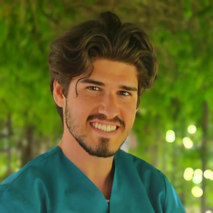 Dr ROMAN LICHA
