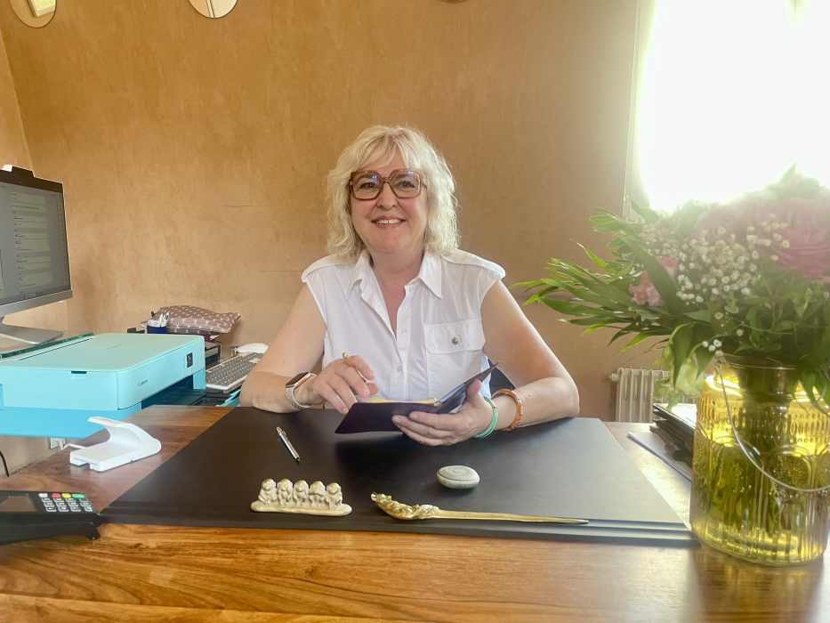 Dr FREDERIQUE WALCH