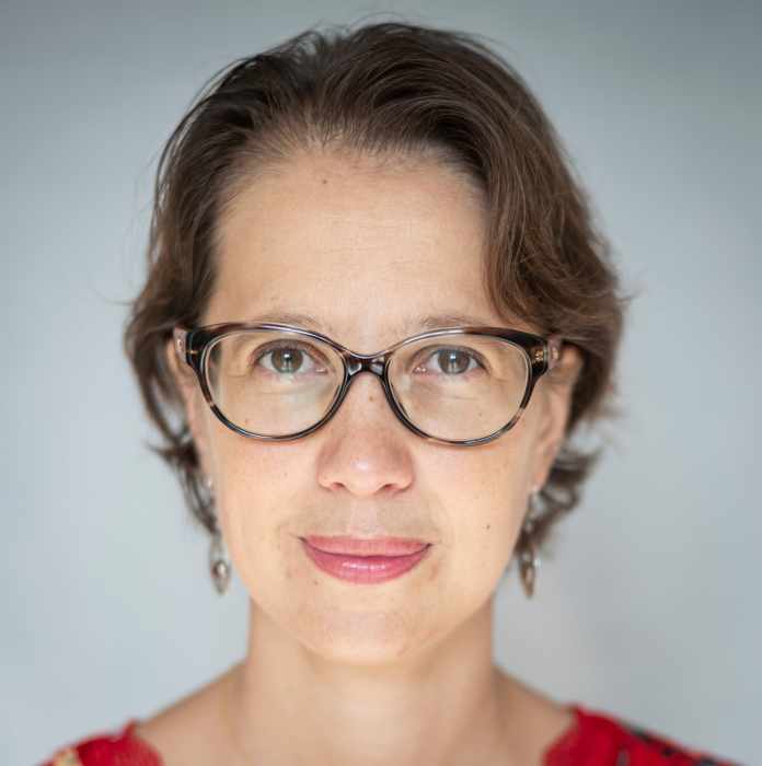 Dr Anne-Claire Donnadieu
