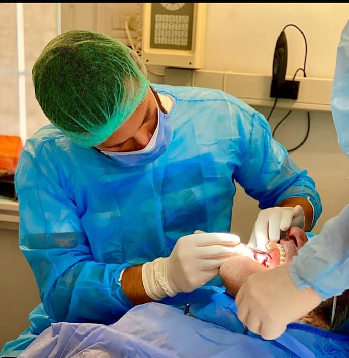 Dr Karl Chalfeh, Chirurgien dentiste à Charleville-Mézières