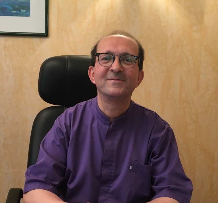 Dr BERNARD TIMSIT