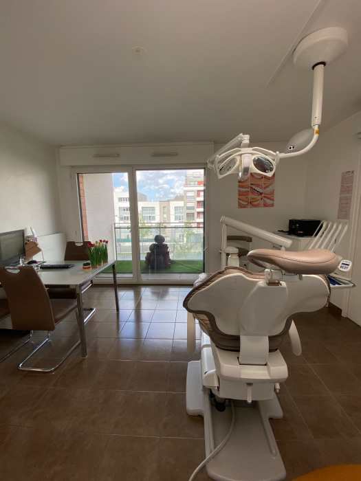 Dr Siham Ghalfi, Chirurgien dentiste à Colombes