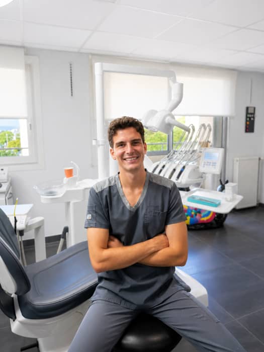 Dr RYAN SAFAR