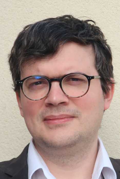 Dr Julien Deblaise
