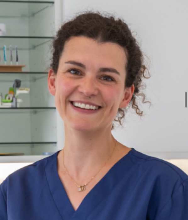 Dr Claire LEYRAHOUX