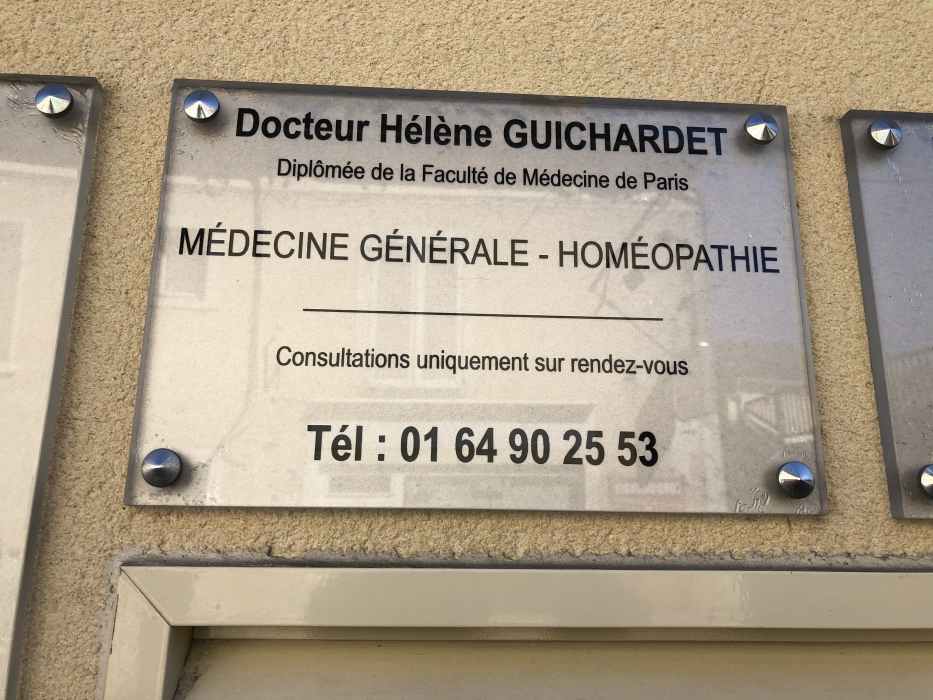 Dr HELENE GUICHARDET