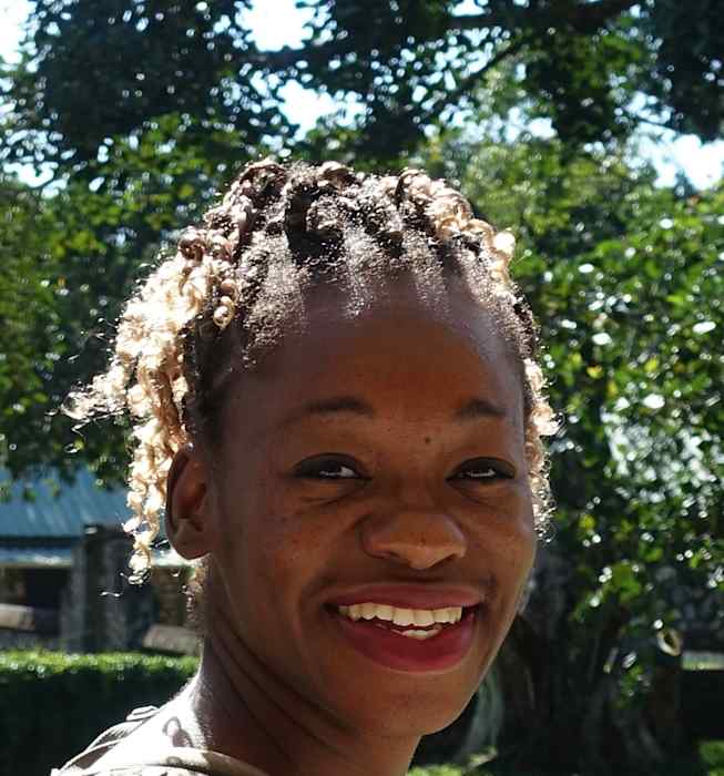 Dr Sarah Ada Ondo, Sage-femme à Saint-Denis