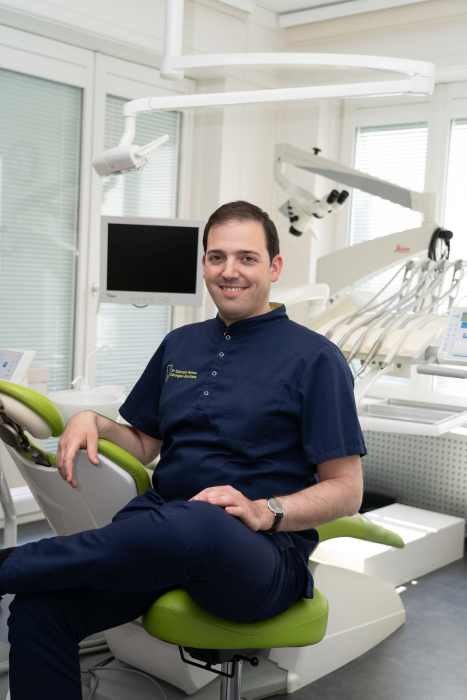 Dr Ephraim Fareau