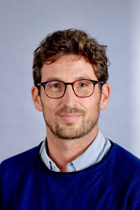 Dr David IRIBARNEGARAY