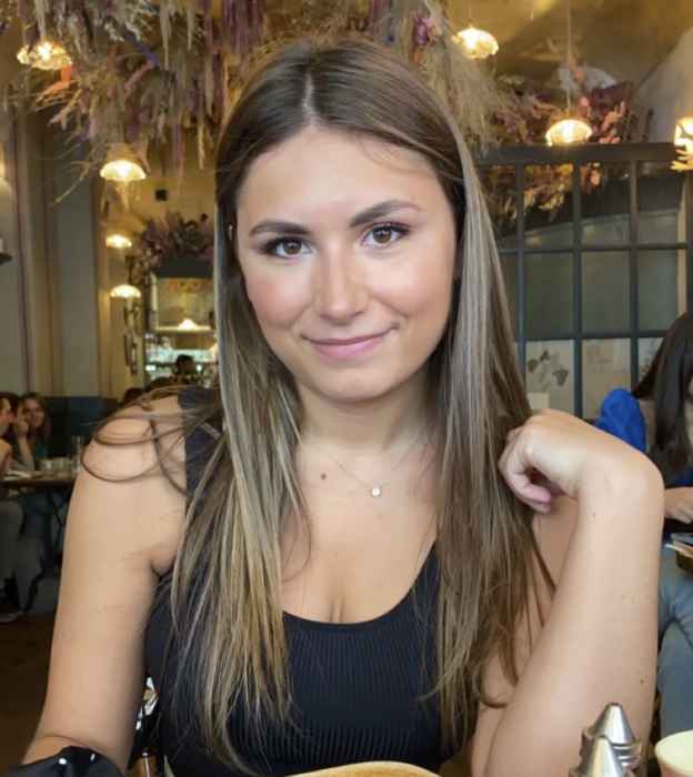 CHLOE QUINA