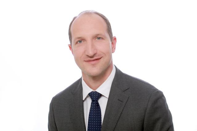 Dr Bela Fulop, Neurochirurgien à 98000