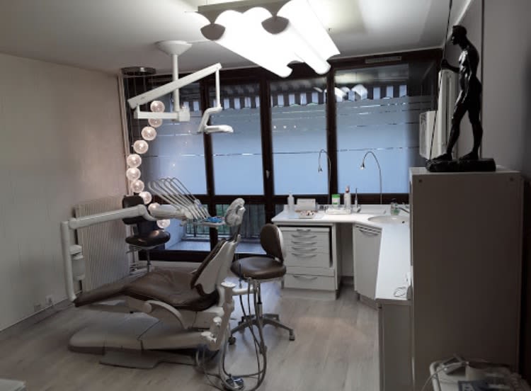Dr Renaud D'HEILLY