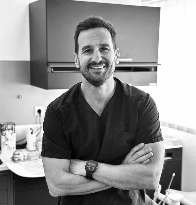 Dr SERGIO CORTES FARGA