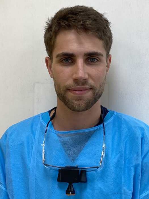 Dr Matthias Abergel, Chirurgien dentiste à Versailles