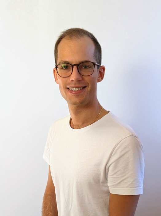 Dr STEPHANE GILLON