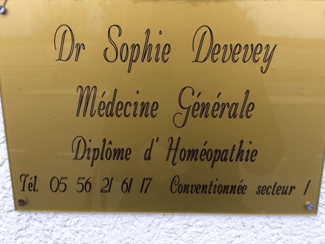 Dr Sophie DEVEVEY
