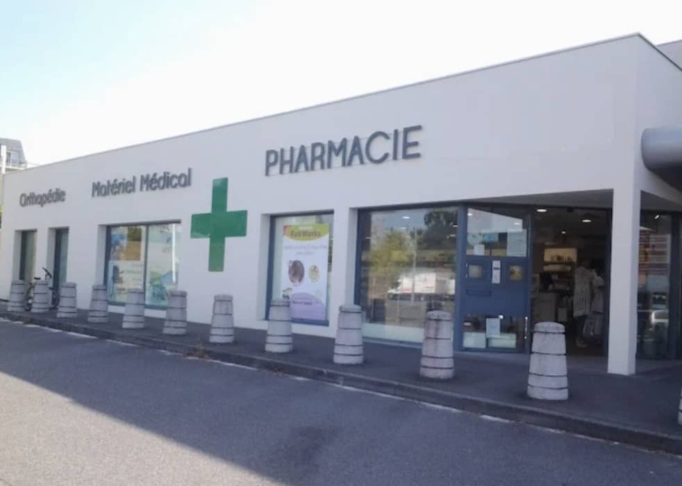 Pharmacie Des Jardins De La Bretonnier, Médecin généraliste à Châteaubourg
