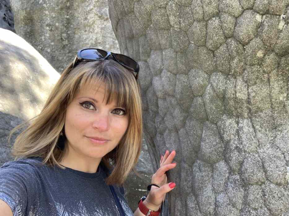 Maya Genova