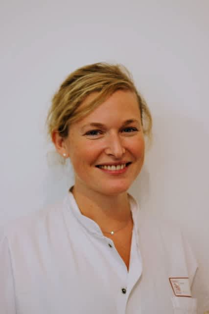 Dr Adriane LESNE