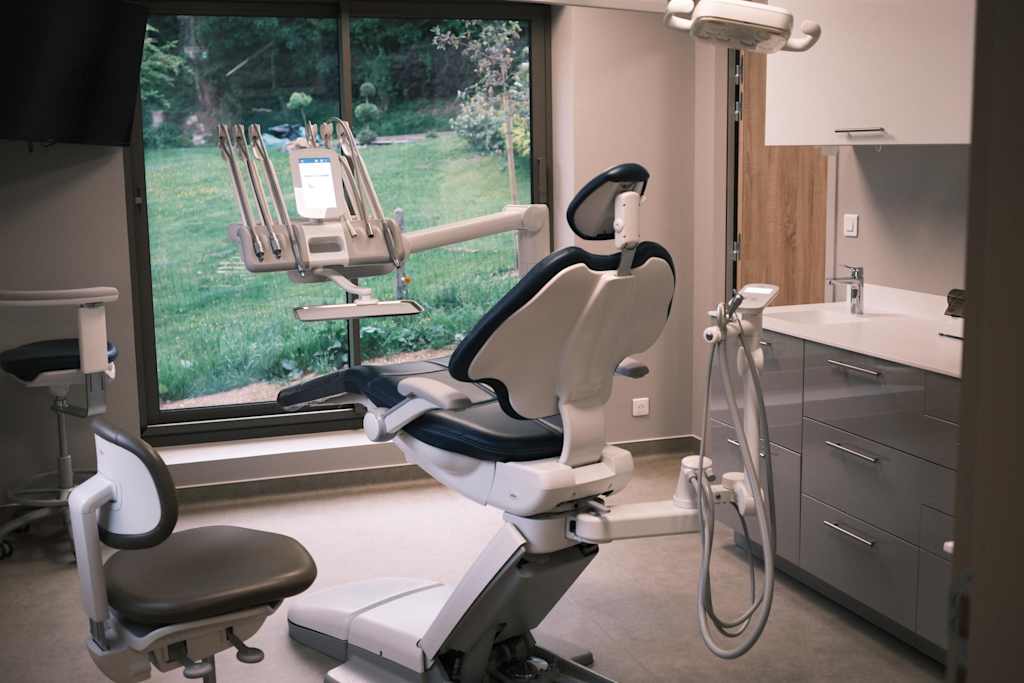 Dr Alexandre Sassier, Chirurgien dentiste à Clères