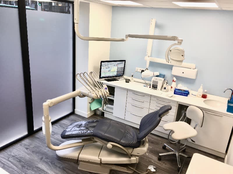 Dr Zoé PRUD'HOMME, Chirurgiendentiste à LevalloisPerret, Paris