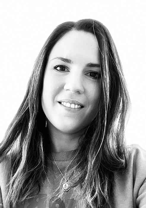Dr LAURIE STROUMSA