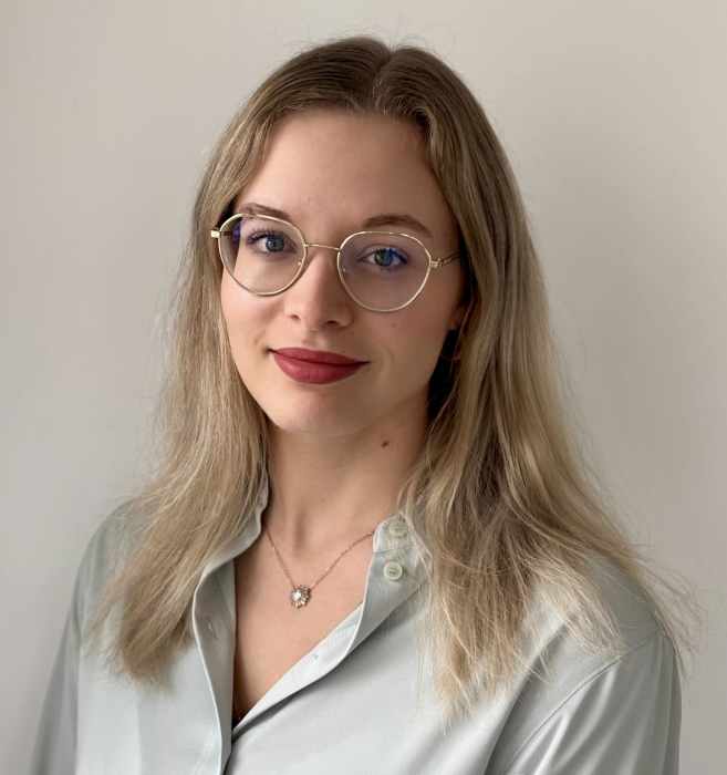 Dr Claire PIERRON