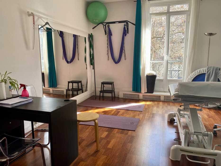 Dr Sabrina Khanouche, Masseur kinésithérapeute à Paris