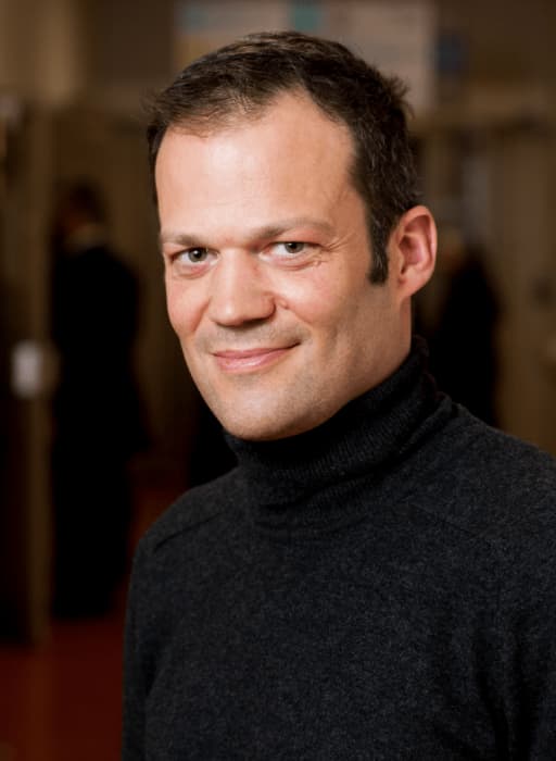 Dr ETIENNE VINCENS