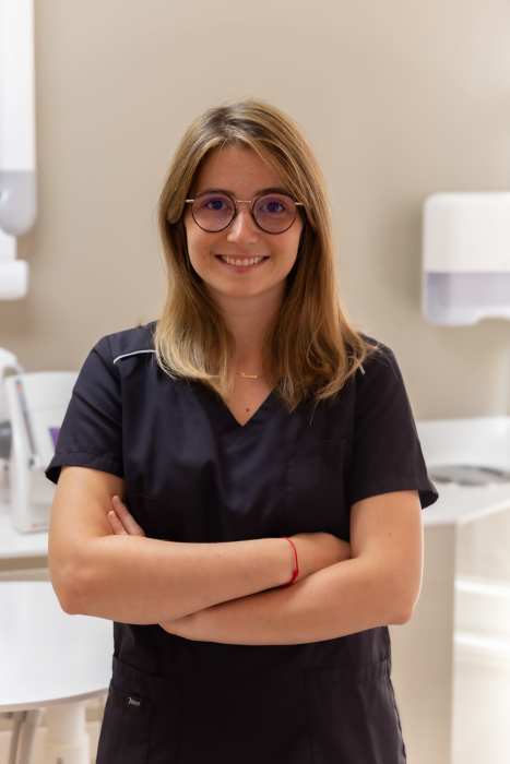 Dr Chlöé Hansenius