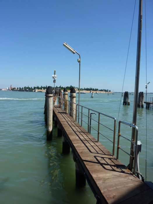 Dr CHRISTOPHE DENNEBOUY