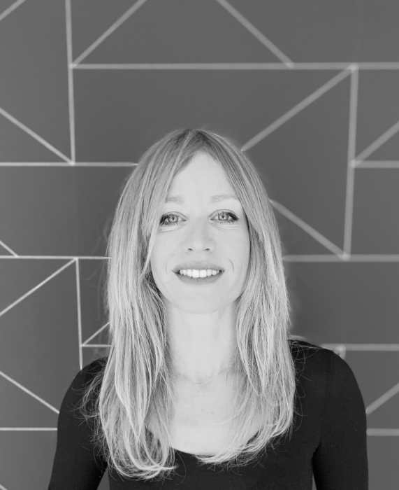 Dr Aviva CAEN