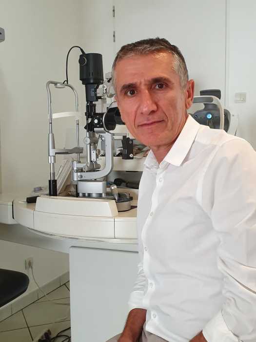 Dr Robert CHOKRE