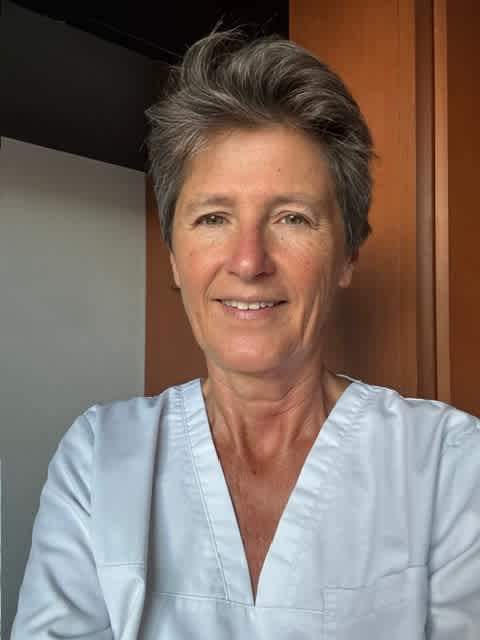 Dr Monika Sand, Chirurgien dentiste à Saint-Louis