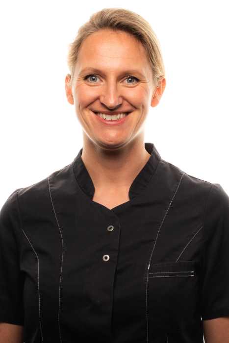 Dr Anne-Sophie Czukor