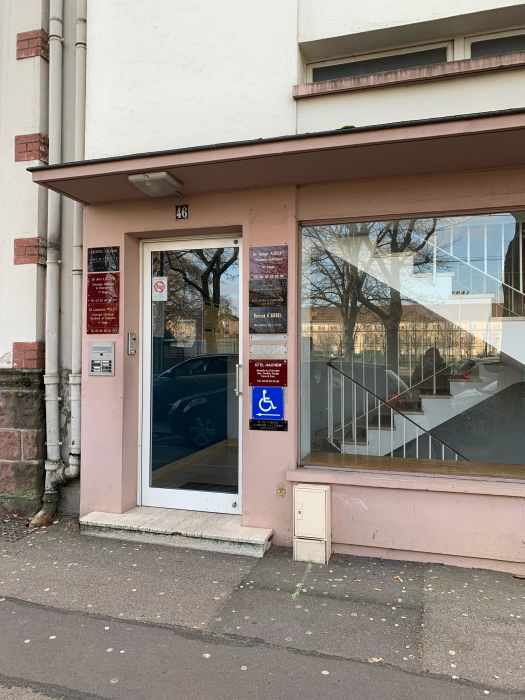 Dr Ann Lycops, Chirurgien à Thionville