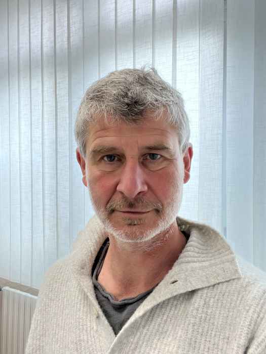 Dr HUGUES HANSER