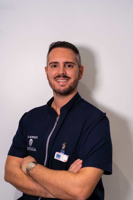 Dr Eduardo Borges