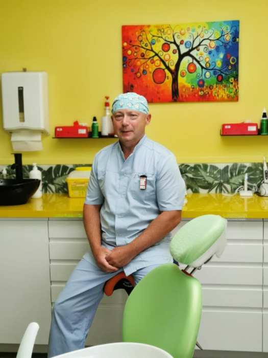 Dr Mario Stockmans