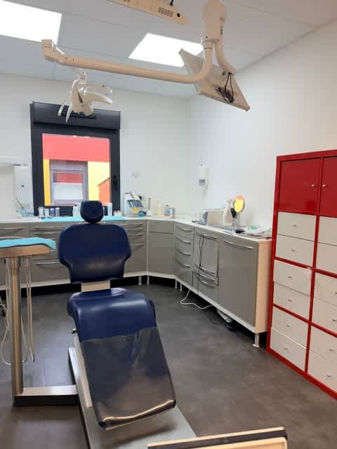 Dr Nouhoum Ba, Chirurgien dentiste à Montpon-Ménestérol