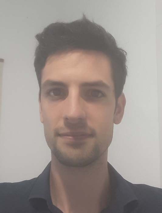 Dr Simon Charvet