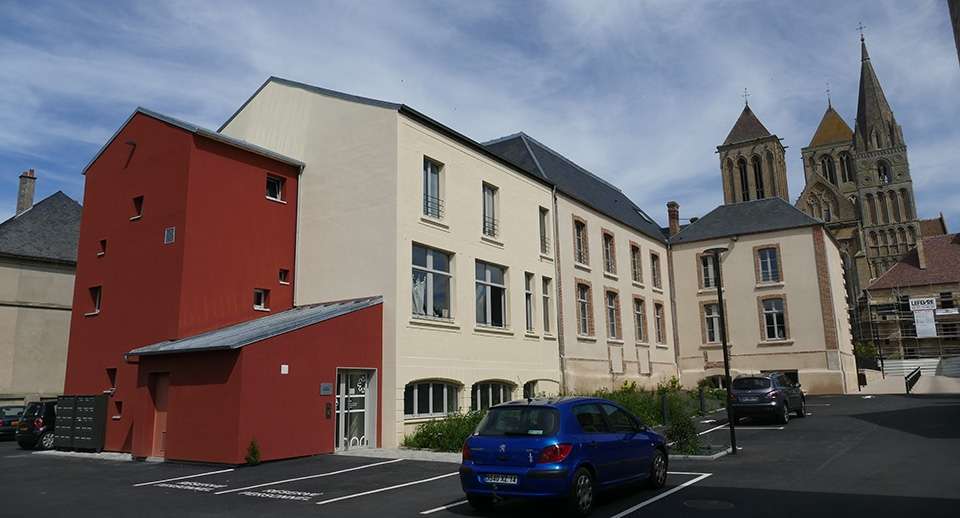 CAROLINE RICHET