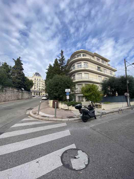 Dr Cyrille AUTHIER, Chirurgiendentiste à Nice Prenez RDV en ligne