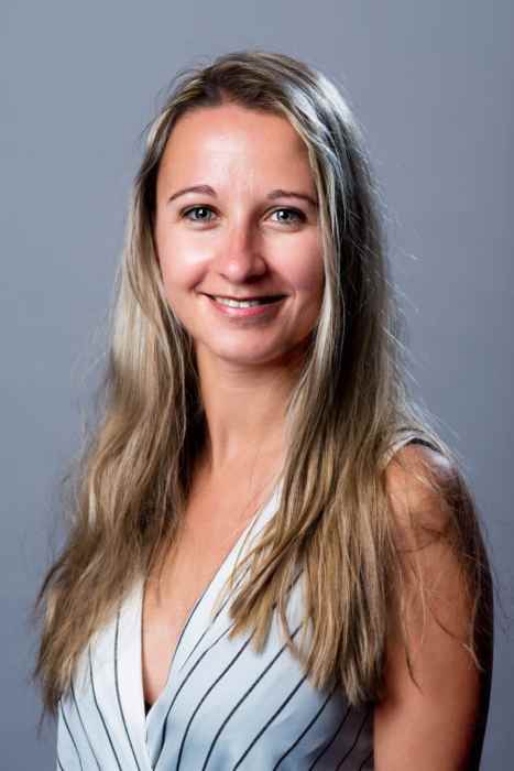 Dr Miroslava Kuzmova, Chirurgien à Arras