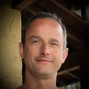 Dr Damien PEYREGNE