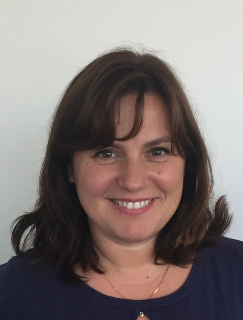 Dr JULIE DE ANDRADE