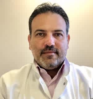 Dr Reda Kabbaj, Chirurgien infantile à Paris
