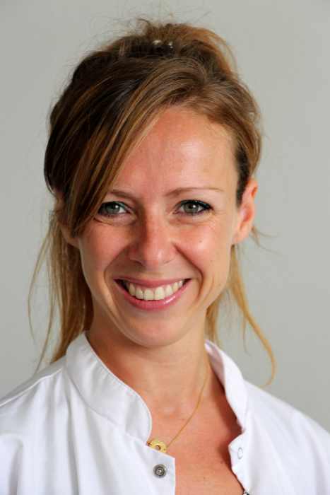 Dr Caroline Adrados