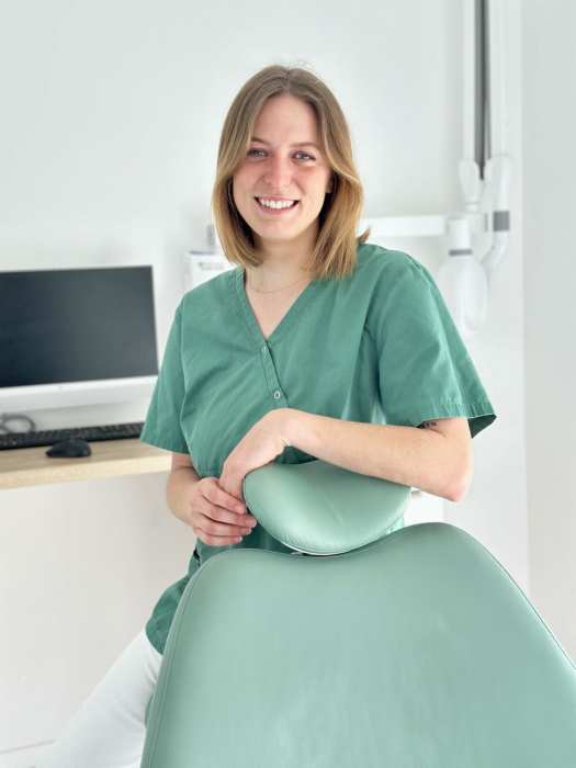 Dr Louise Hollande